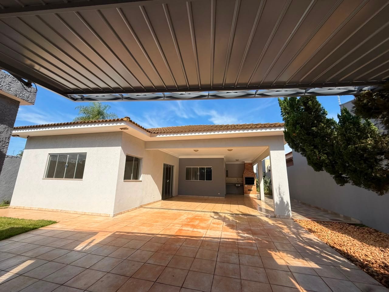 Abaixou o valor para vender: Casa Térrea C/ 04 suítes no Jd Itatiaia - Entrada só 51,6k — foto 2