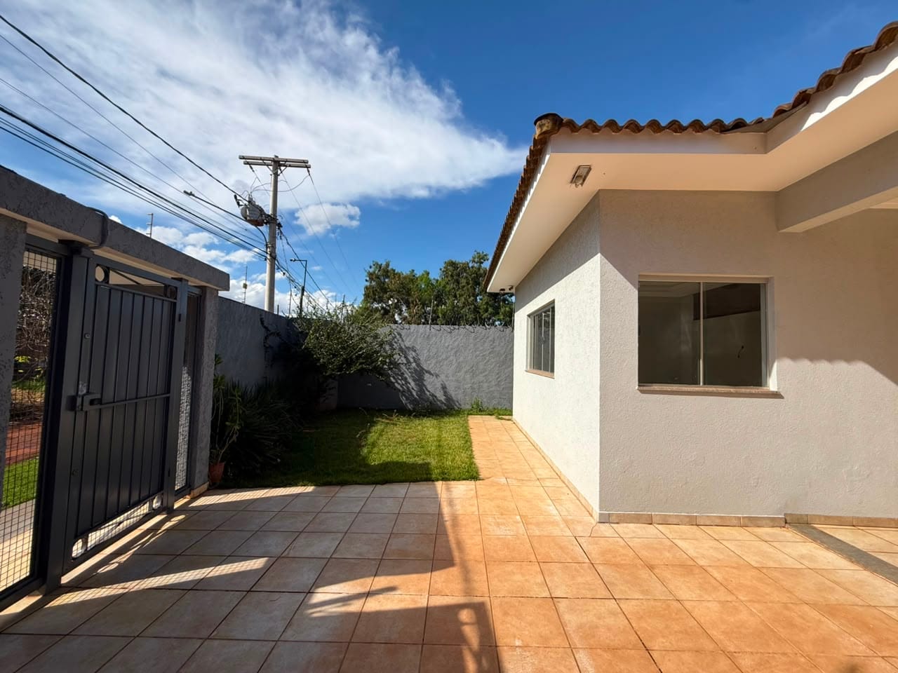 Abaixou o valor para vender: Casa Térrea C/ 04 suítes no Jd Itatiaia - Entrada só 51,6k — foto 3