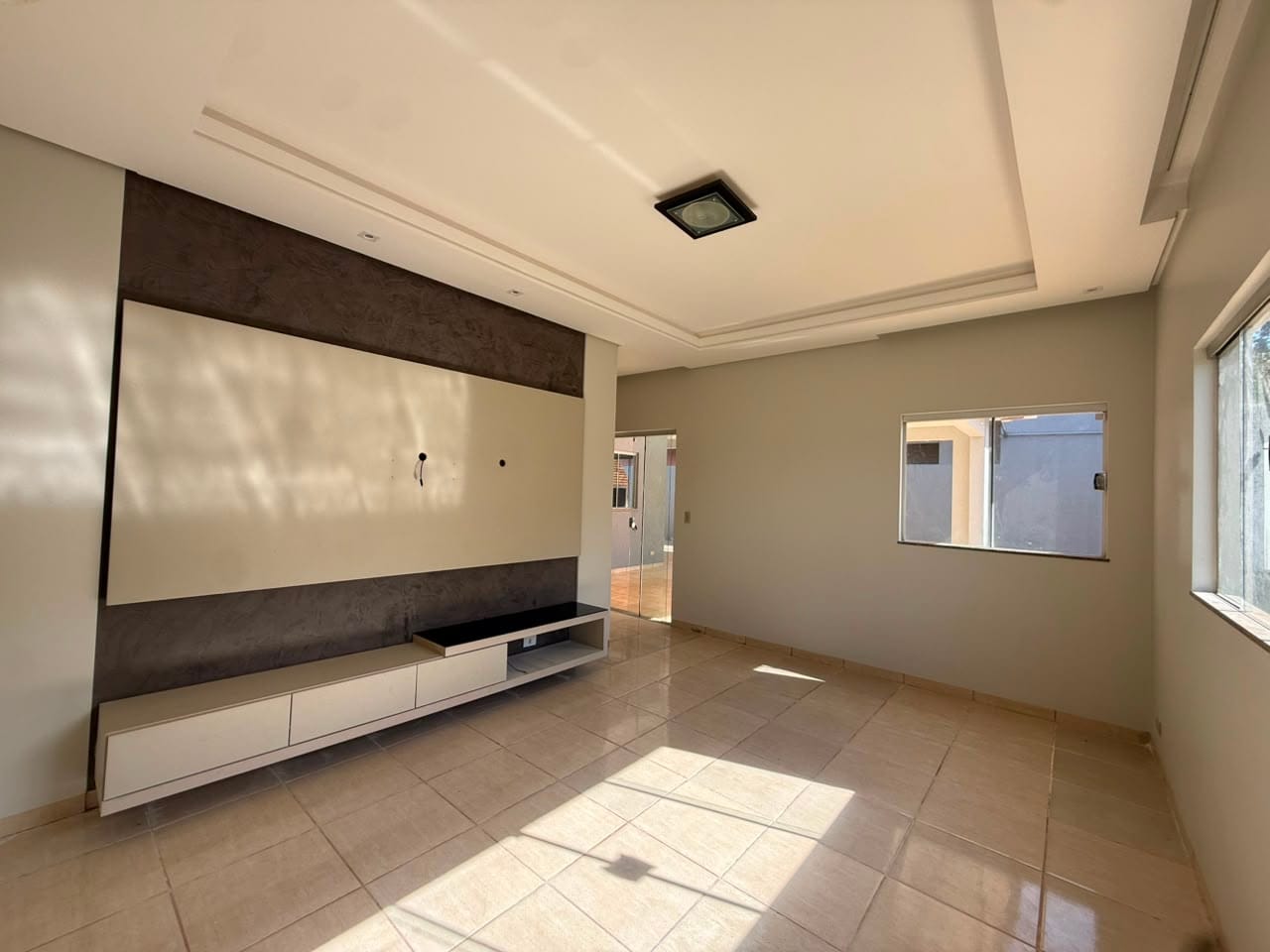 Abaixou o valor para vender: Casa Térrea C/ 04 suítes no Jd Itatiaia - Entrada só 51,6k — foto 8